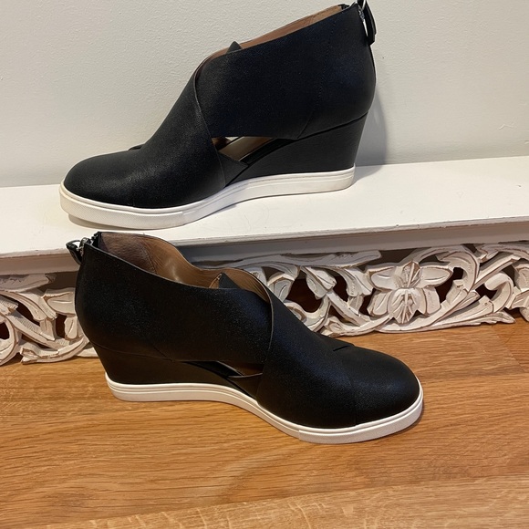 Linea Paolo Faith Wedge Black Leather Comfort Styling Sporty Soles Size 10 - Picture 5 of 9